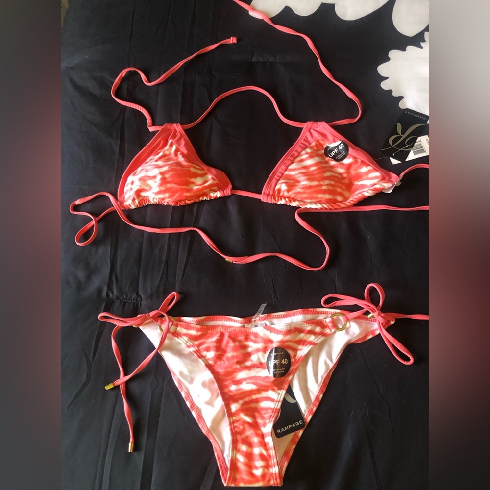 gorgeous sexy bikini with spf 40 in it make sure you read so no size confusion